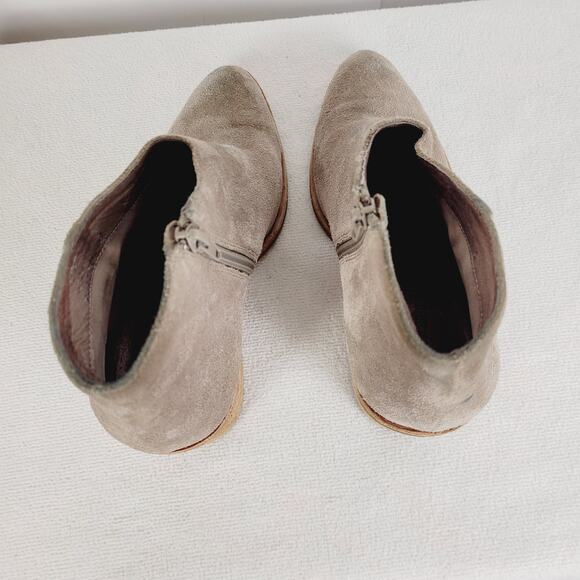 Jeffrey Campbell Kamet grey suede round toe stacked square heel bootie Size 8 - Picture 5 of 8